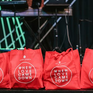 إنشاء حقيبة الهدايا لتسويق أعمالك باستخدام كانفا - Online CE Course