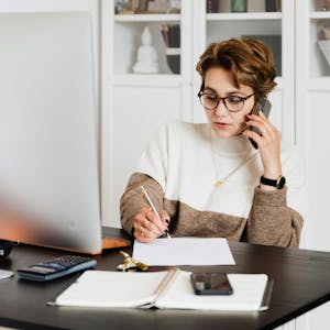 Intermediate English: Relaying Information from Voxy online course platform