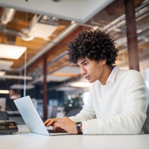 Image for the Data Manipulation and Transactions in SQL Server course