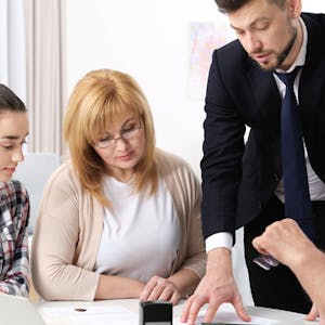 Fundamentos del emprendimiento en la empresa familiar - Online CE Course