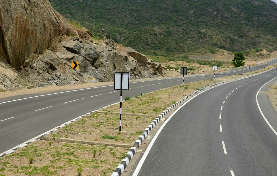 Regulating Course Highways Highway Geometry and Pavement Design | Coursera