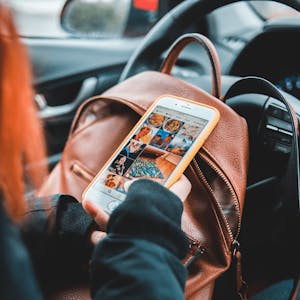 Design engaging Stories for Instagram and Facebook in Easil - Online CE Course