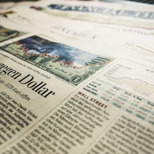 Оценка акций через анализ сопоставимых компаний from Coursera Project Network online course platform