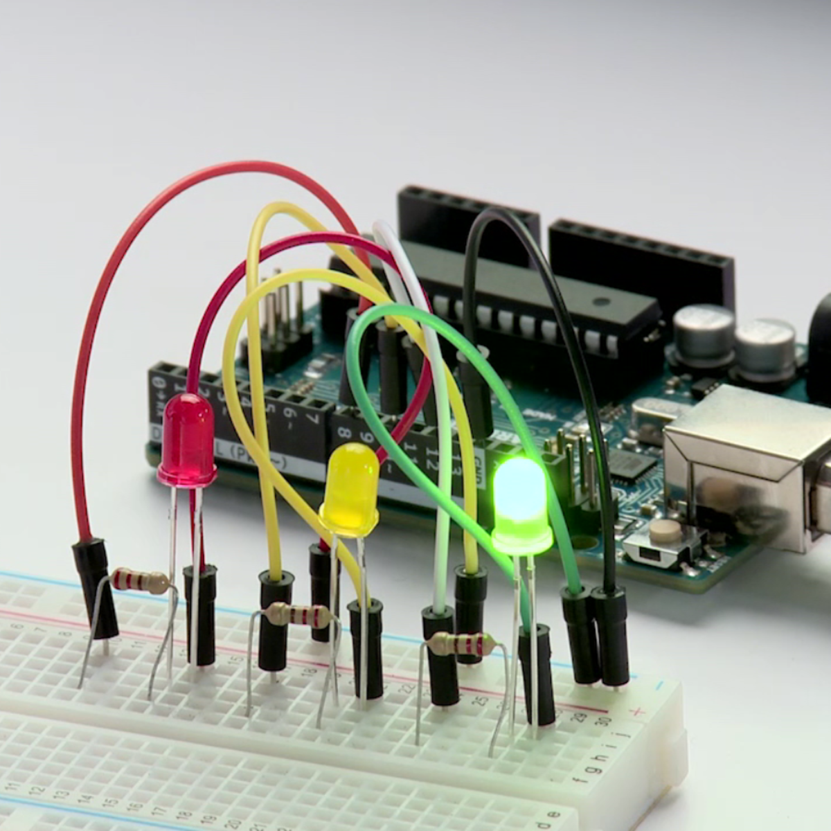 Строим роботов и другие устройства на Arduino. От светофора до 3D-принтера