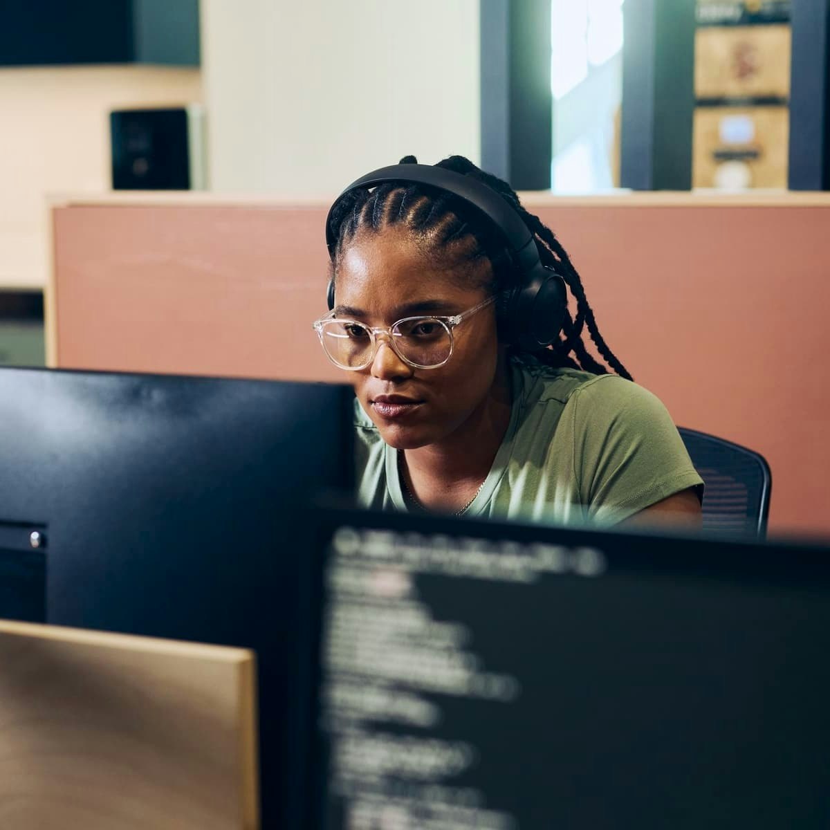 Microsoft Fabric: Data Governance, Security, and Analytics