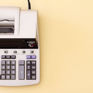 تطوير خطة توفير على دخل ثابت باستخدام جداول بيانات جوجل from Coursera Project Network online course platform