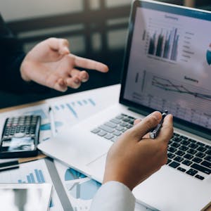 Finanças Orientada a Dados from Fundação Instituto de Administração online course platform