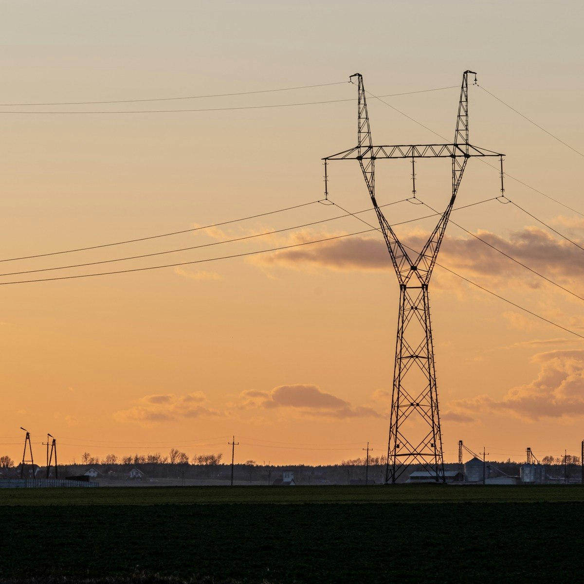 Transmission Line Design: Mechanical and Civil Foundations