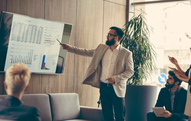 People Using Powerpoint Work Smarter with Microsoft PowerPoint | Coursera
