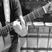 Voix d'accords de guitare : Jouer sur le manche