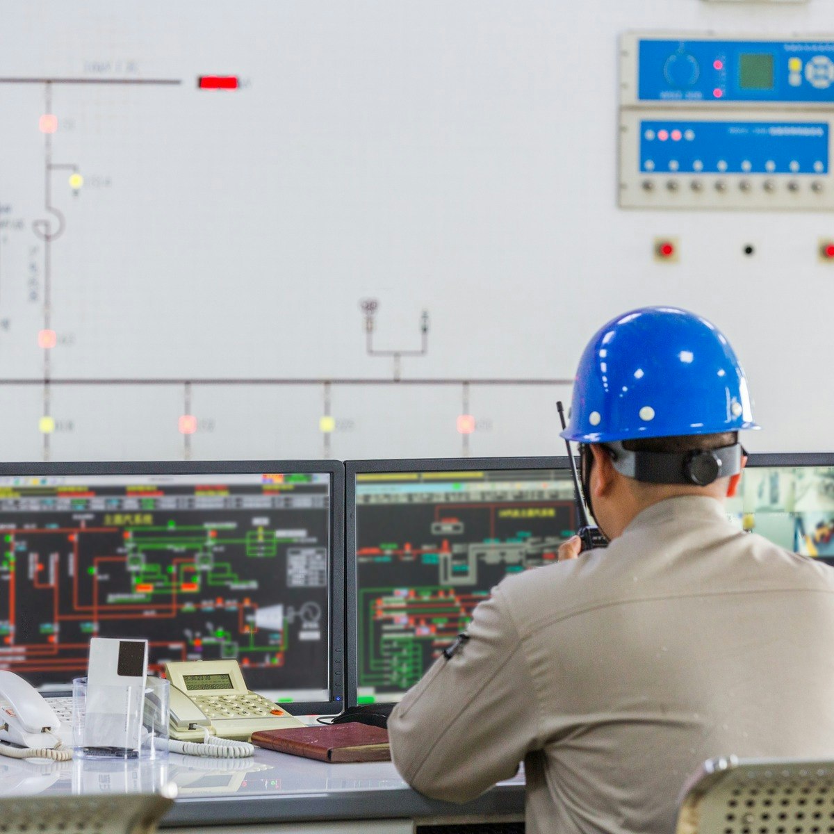 Distribution Management and Reactive Power Compensation