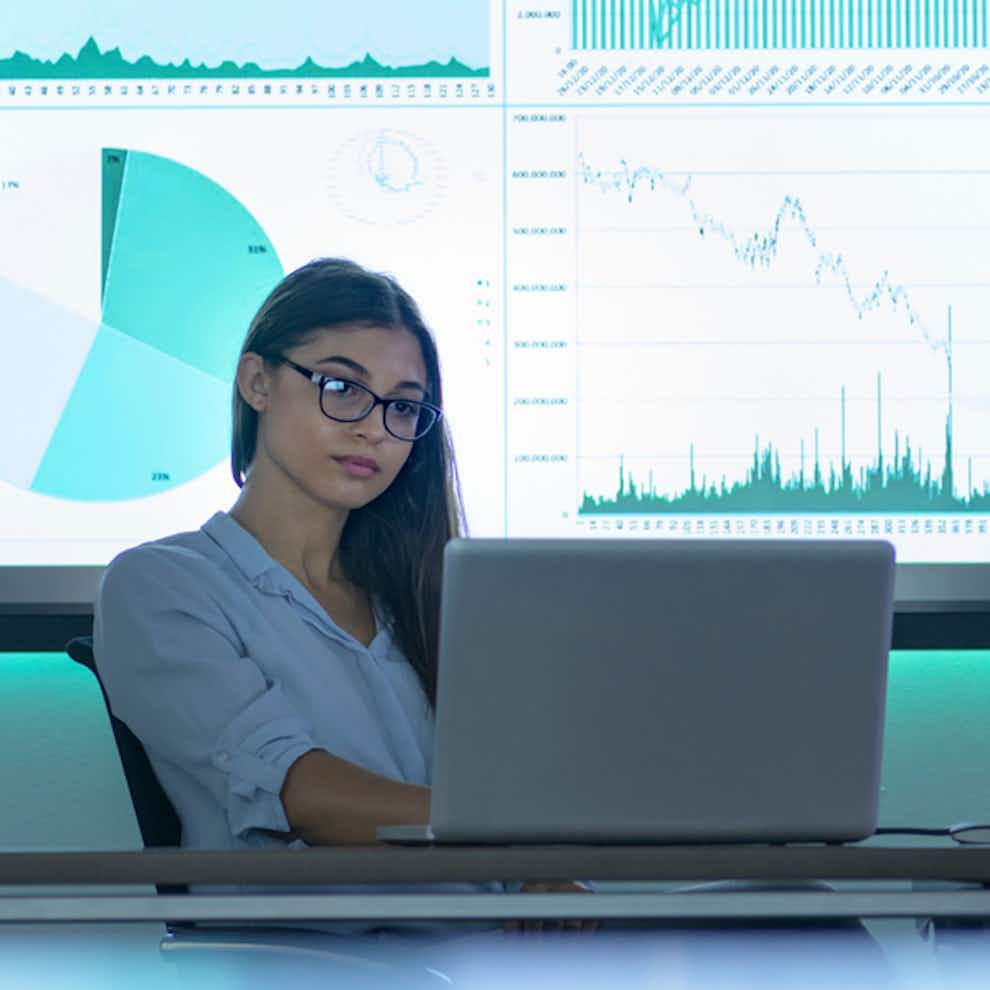 Learn SQL LIKE Pattern Matching Tutorial - Solutions Carlitosways