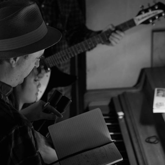 Portada: Composición de canciones: Escribir, arreglar y producir música