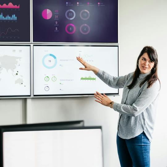 Portada: Analítica de datos moderna con Python, Excel e IA generativa