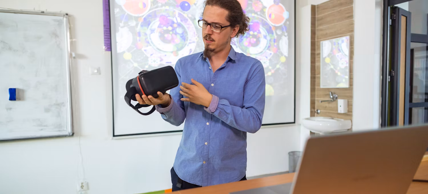 Virtual Reality Tutorial How Does Virtual Reality Work? | Coursera