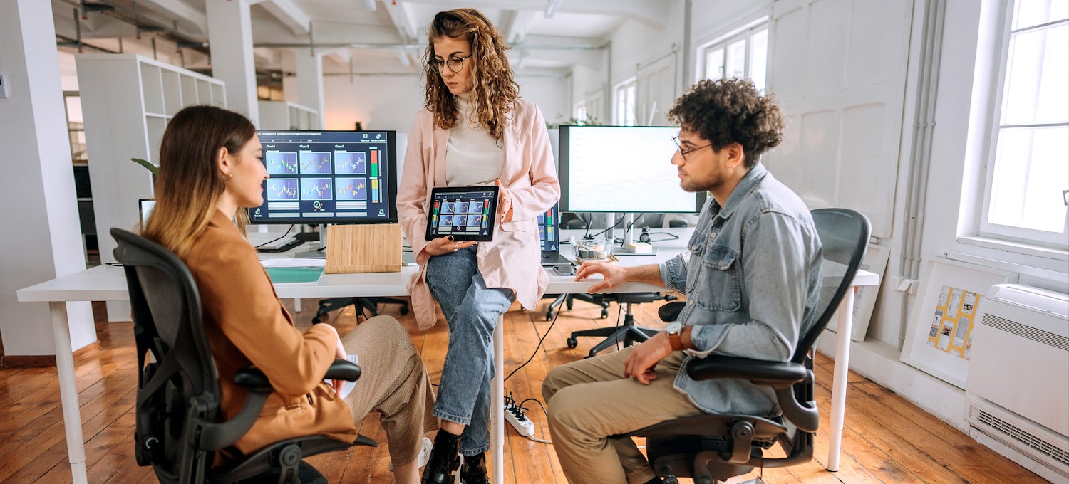 What Is a Data Visualization Engineer? | Coursera