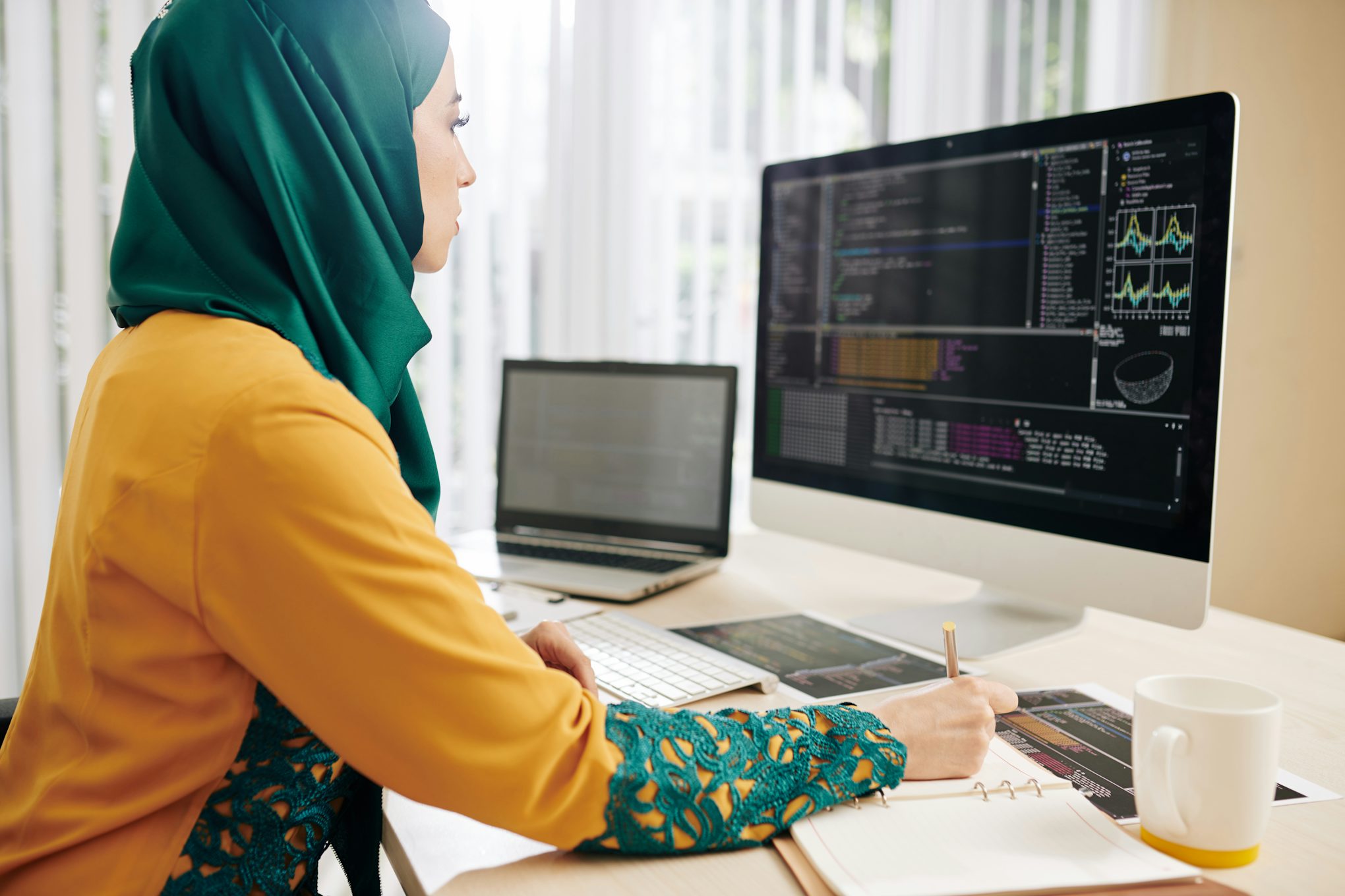 What Is a Data Engineer? A Guide to This In-Demand Career | Coursera
