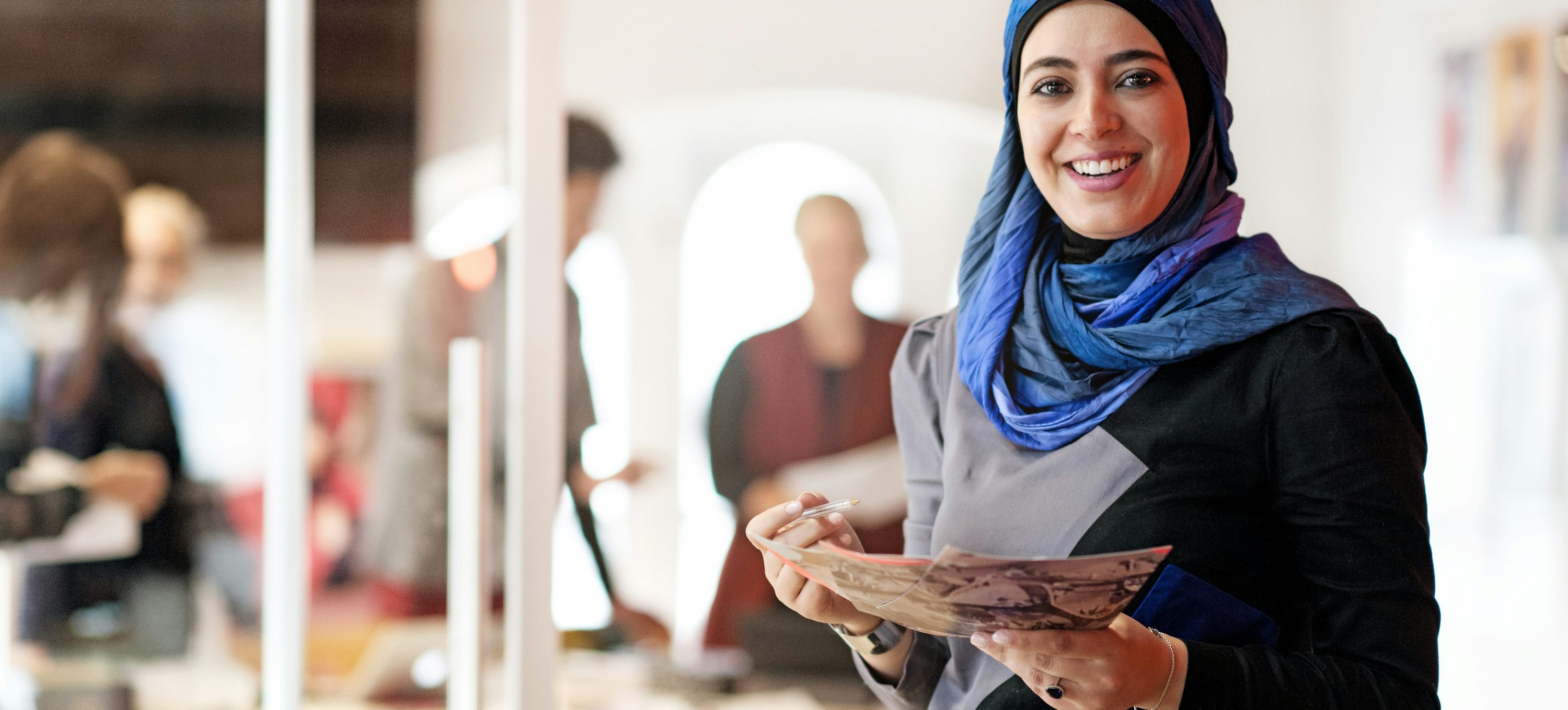 What Is a Sales Associate? And How Do I Become One? | Coursera