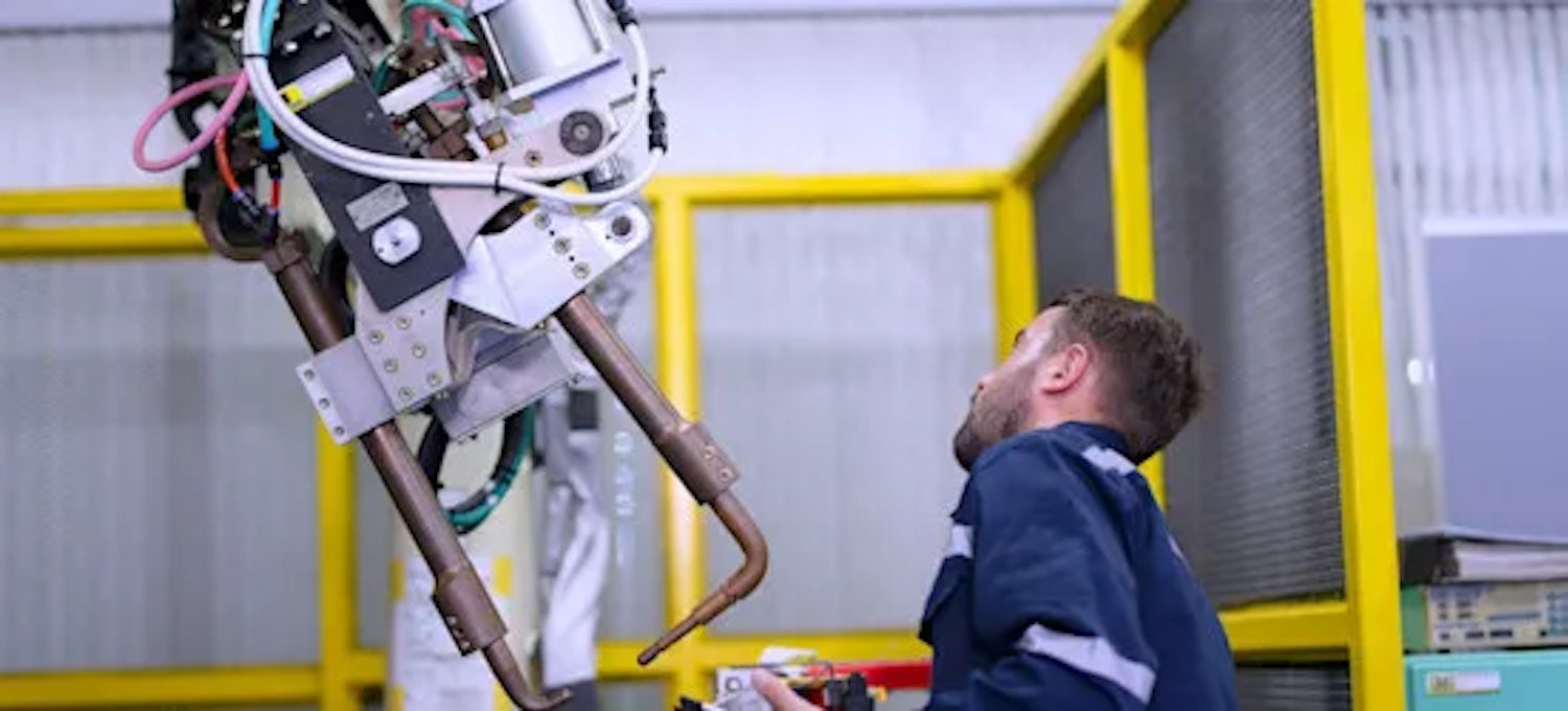 Machine Leanging 7 Machine Learning Roles and How to Get Started | Coursera