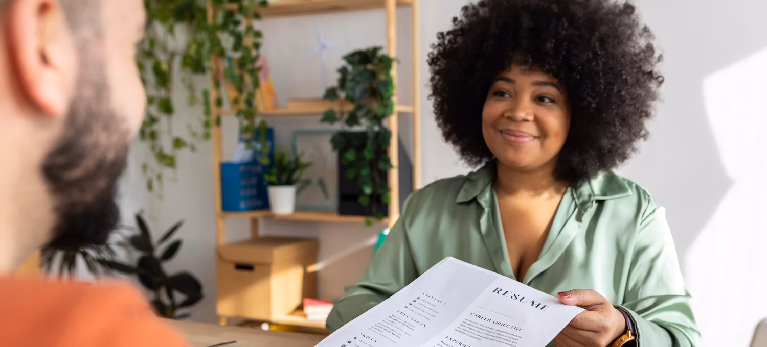Recruitment Associate What Does a Talent Acquisition Associate Do? | Coursera