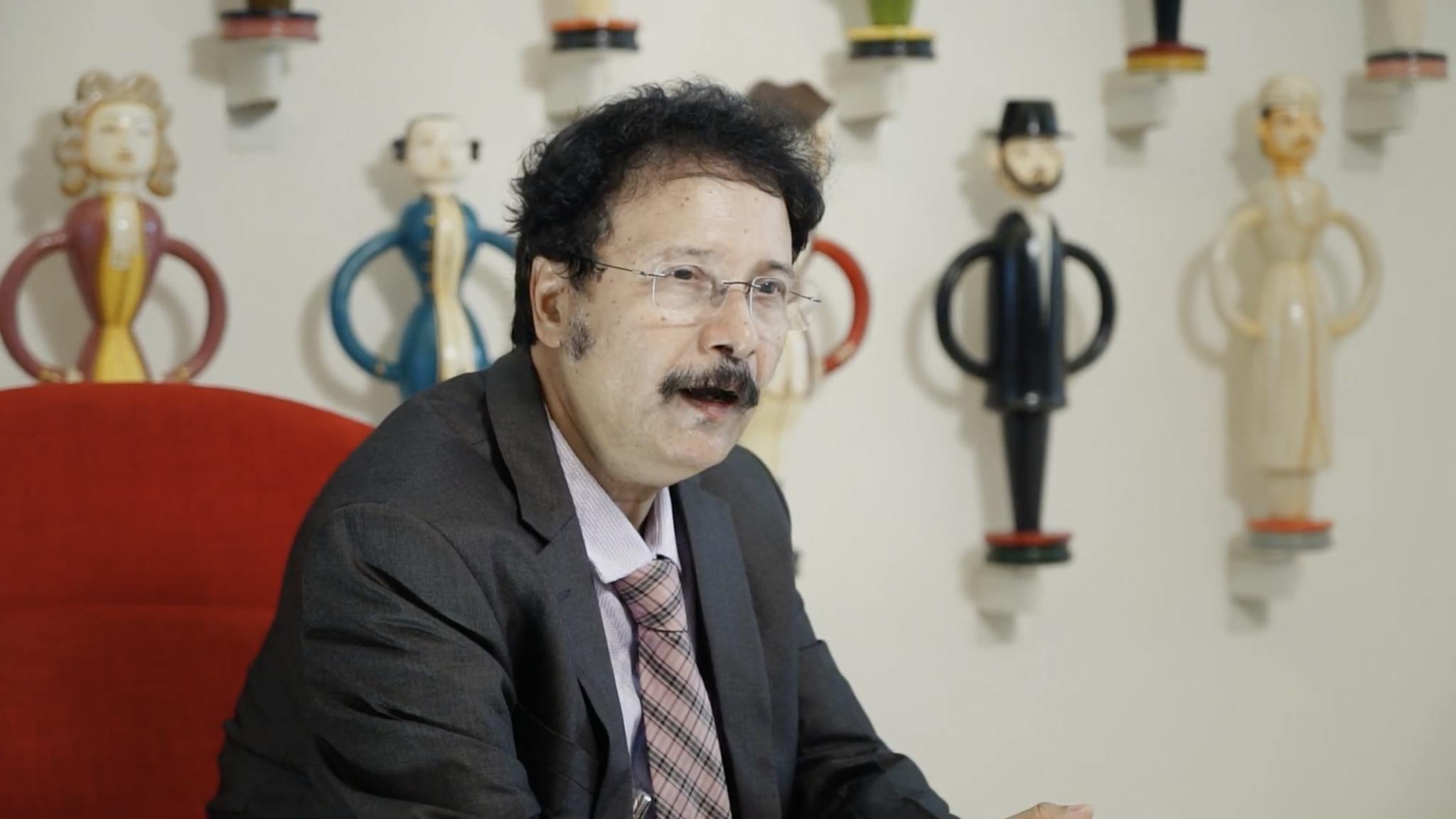 Learn from global faculty from leading universities & Industry experts across the globe.