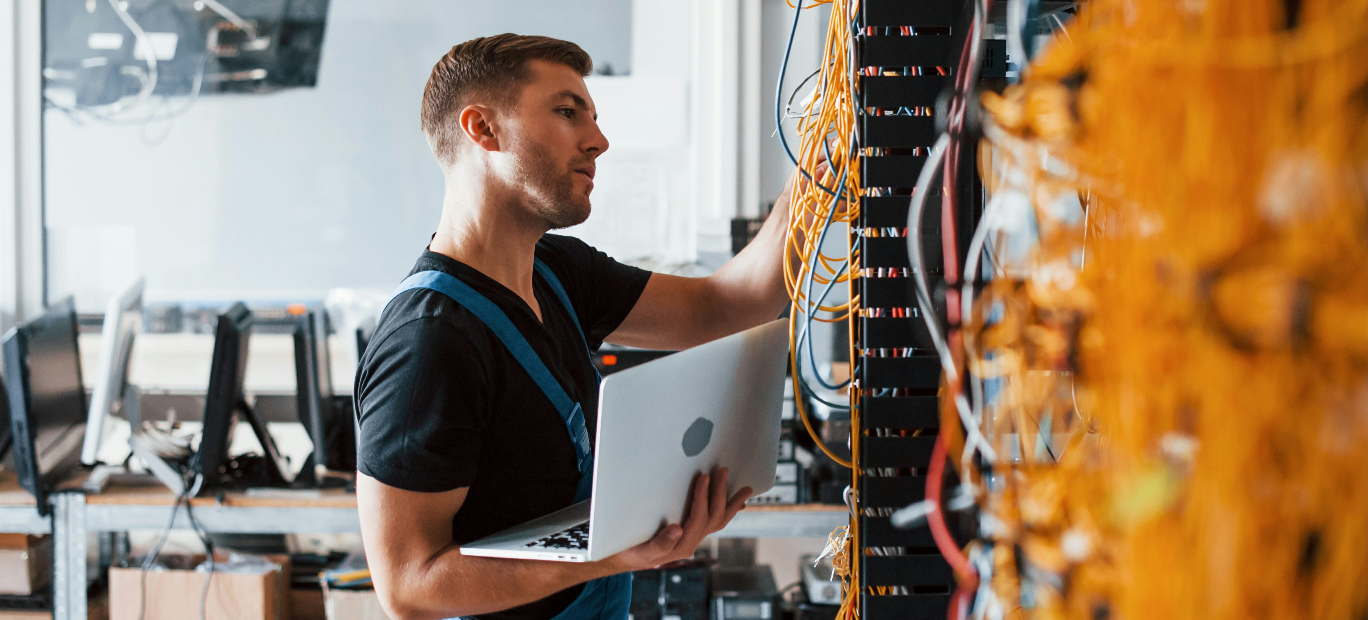 System Administr@tor What Does a System Administrator Do? Career Guide | Coursera