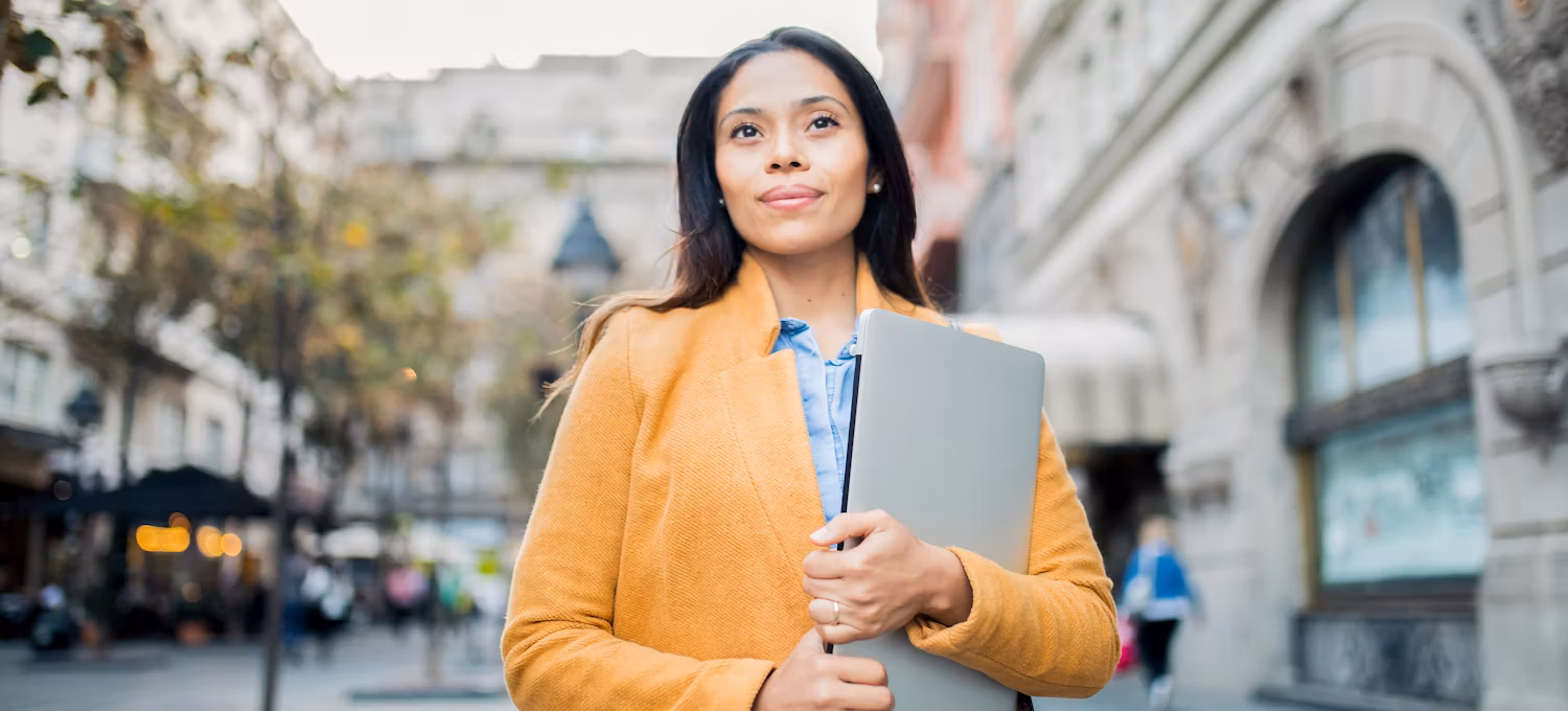 What Is a Real Estate Agent? Your 2026 Career Guide | Coursera