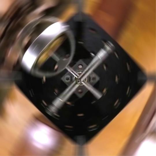 Portada: Movimiento de rotación y gravitación