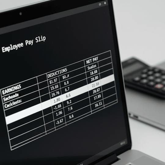 Portada: Cree un proyecto de nómina de empleados en C++ desde cero