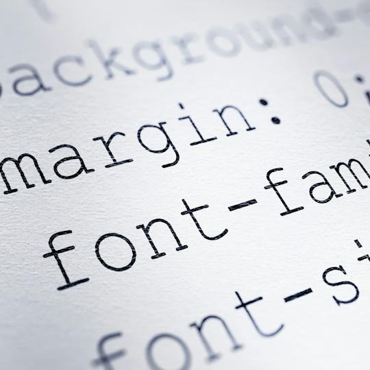 Portada: Más allá del CSS básico: Tipografía, Color, Efectos y Animación