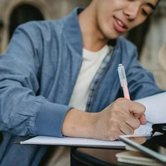 Portada: Mejore su escritura con cláusulas sustantivas