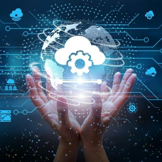 Portada: Nube híbrida: Redes, almacenamiento y gestión de datos