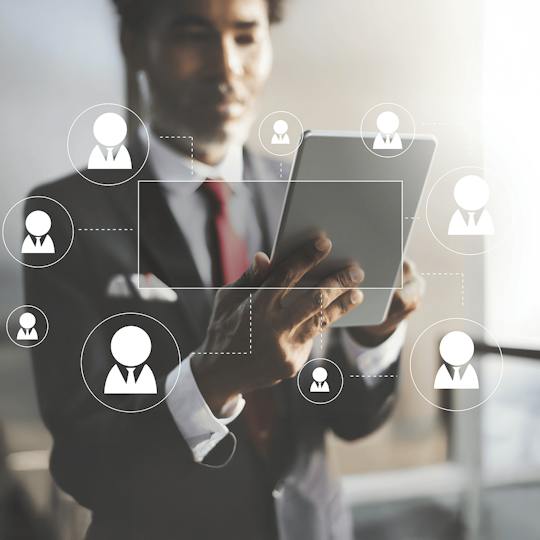Portada: AI agents and creator tools for Operations professionals