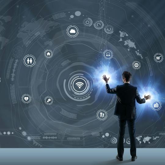 Portada: Into the Trenches: Security Operations Center