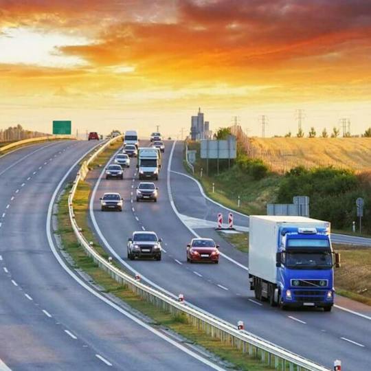 Portada: El transporte transfronterizo por carretera en el contexto de la legislación de la UE